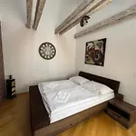 Ultimate Group Getaway - Three Of Everything! * براتسيلافا