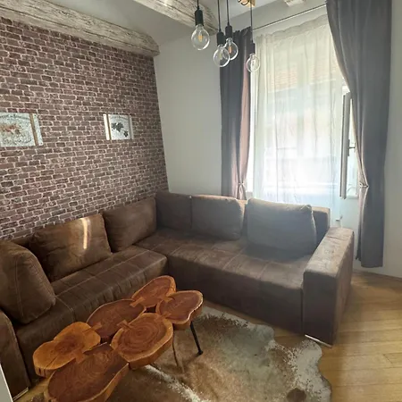 Ultimate Group Getaway - Three Of Everything! * ברטיסלאבה