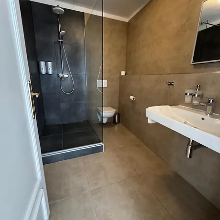 Lejlighed Ultimate Group Getaway - Three Of Everything! Bratislava